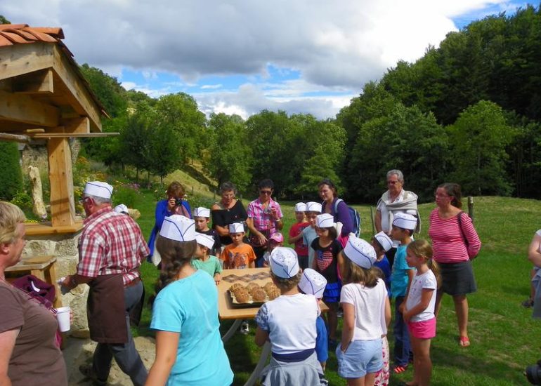 © Petit pain du moulin - atelier enfants - Moulin des Massons