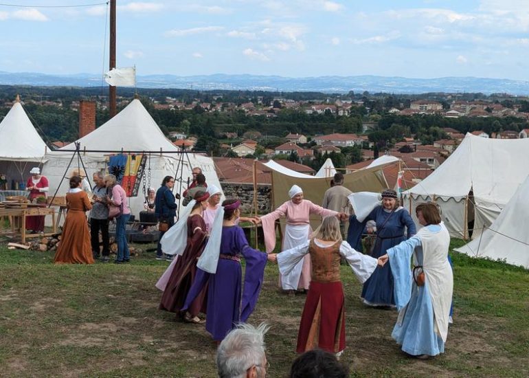 © Danses et jeux avec les amis de la colline du Calvaire - Journées Européennes du Patrimoine_Montbrison - Mairie de Montbrison