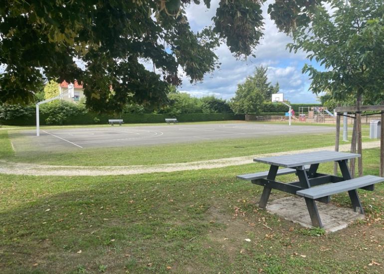 © Aire de pique-nique - Parc de loisirs_Rivas - OT Forez-Est