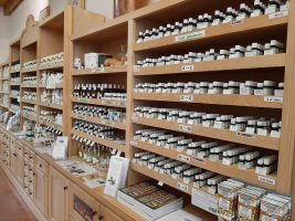 Visite de la distillerie Abiessence - Baroque en Forez