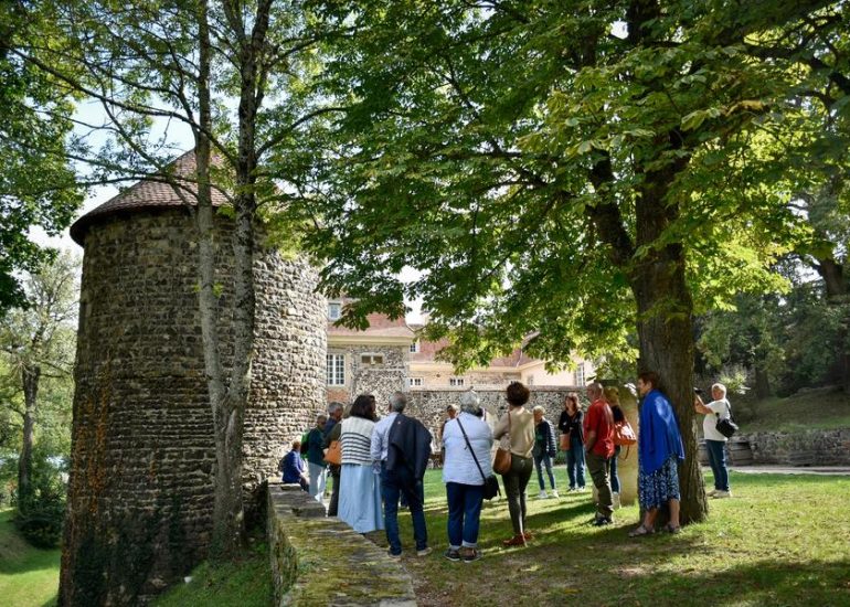 © Balade contée et dansée - Comment sonne la Loire ? - Château de Goutelas