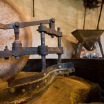 © Production d'huiles - "au tré d'iol" le Moulin des Massons - V.Popinet