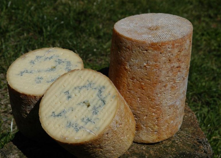 © Local cheese - Mme Paliard