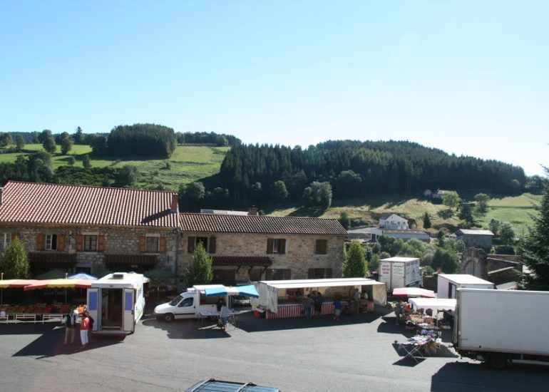 © Marché - Mairie de Chalmazel