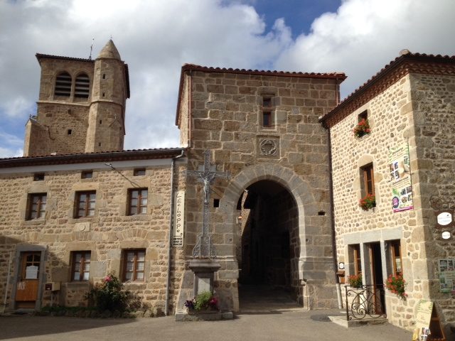 © Porte fortifiée - Mairie de Sauvain