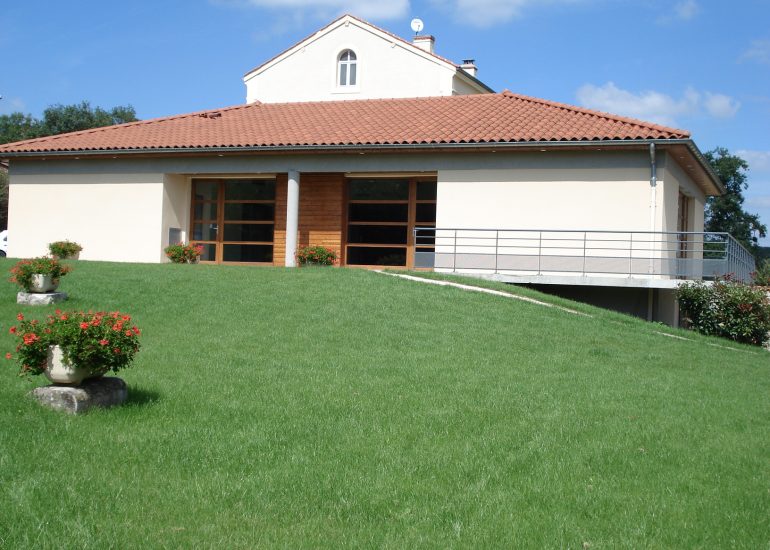 © Salle des fêtes de Saint-Paul d'Uzore - Mairie de Saint-Paul d'Uzore