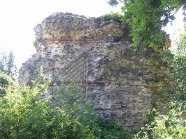 Aqueduc romain du Gier - Réservoir et mur de la Gagère