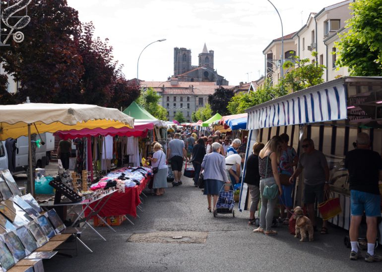 © Market - Marché de Saint-Bonnet le Château