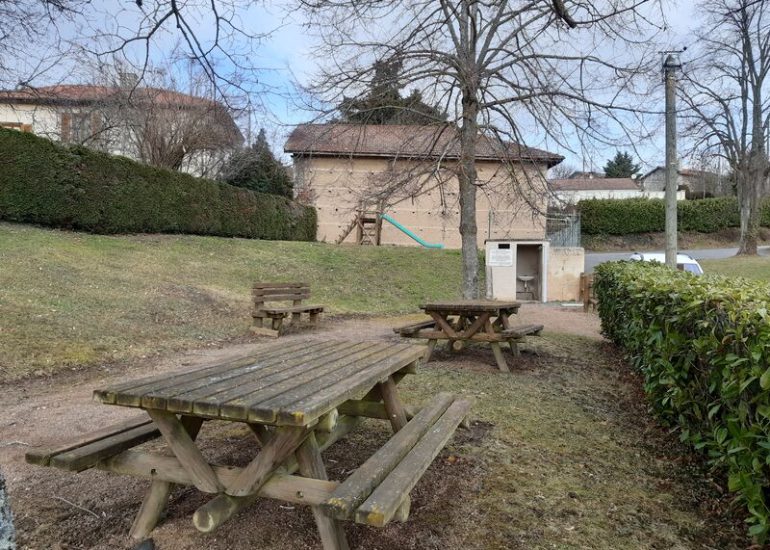 © Aire de pique-nique du jeu de boules - Office de tourisme Loire Forez