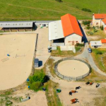 © Le centre équestre - Les chevaux de la plaine