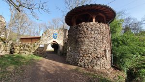 Site et jardin médiévaux de Donzy
