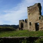 © Festung und Kapelle von Couzan - Office de tourisme Loire Forez