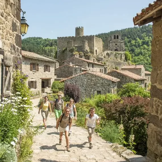 Les Gorges de la Loire en Haute-Loire - Village de Chalençon