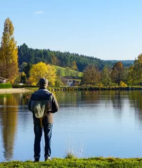 Etangs de pêche - Pêcheur plan d'eau Noirétable