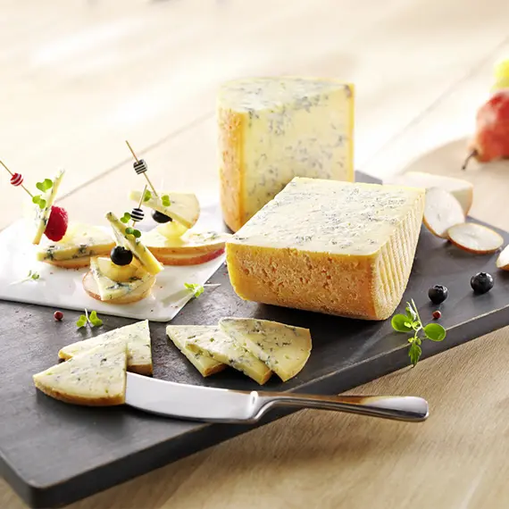 Plateau apéro avec la Fourme de Montbrison AOP