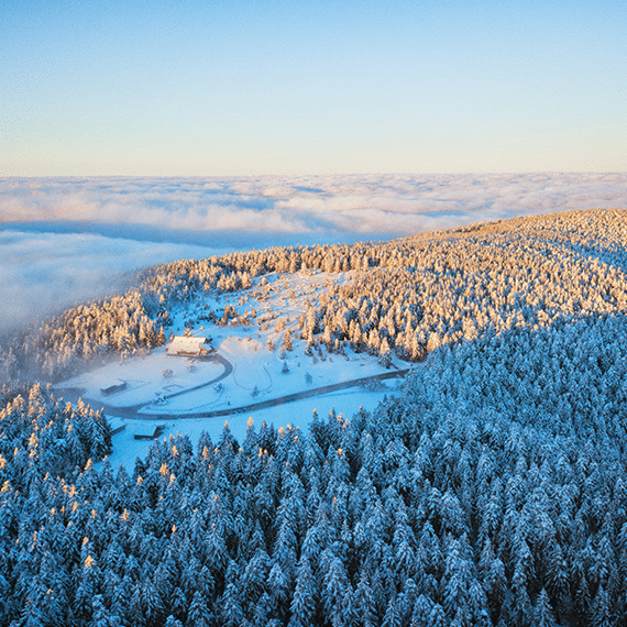 Deux stations de ski dans le Forez