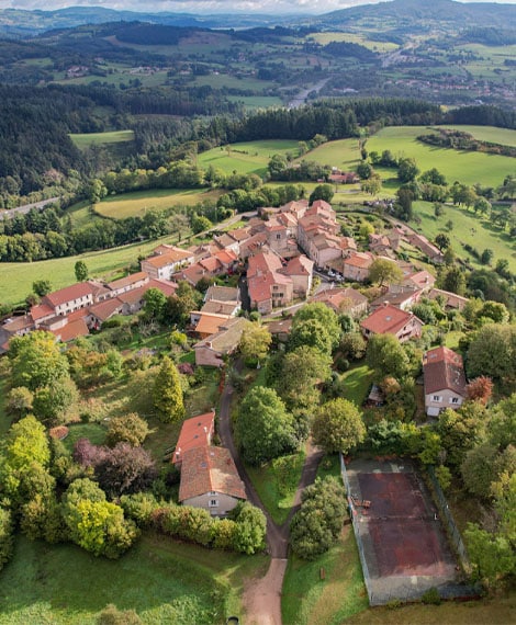 Vue aérienne du village de Cervières