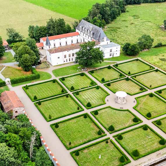 Le Château de la Bâtie d'Urfé à Saint-Etienne-le-Molard - Crédit photo : Julien Audigier