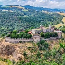 Le château Sainte-Anne à Marcilly-le-Châtel. CP : Julien Audigier