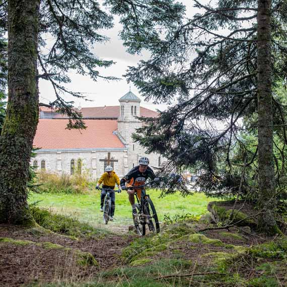 VTT à Notre-Dame-de-l'Hermitage à Noirétable sur l'espace VTT Destination Grand'R